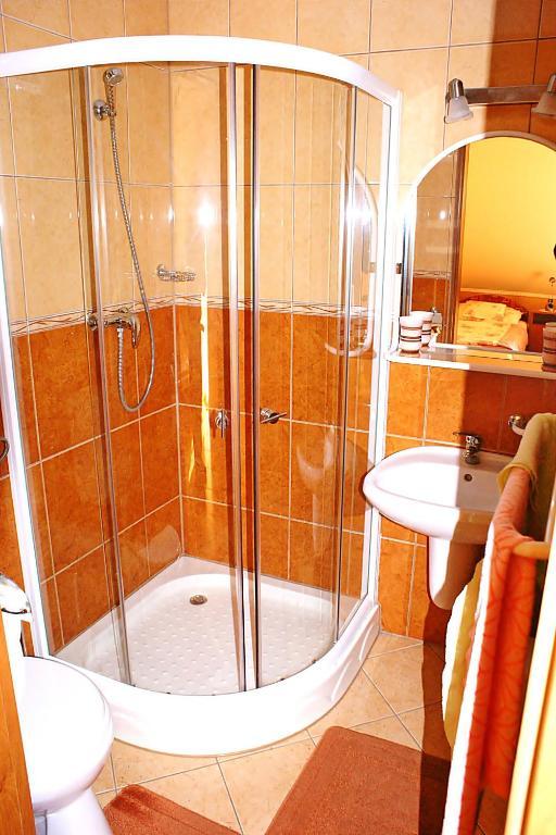 Abigel Vendeghaz Hotell Harkány Rum bild